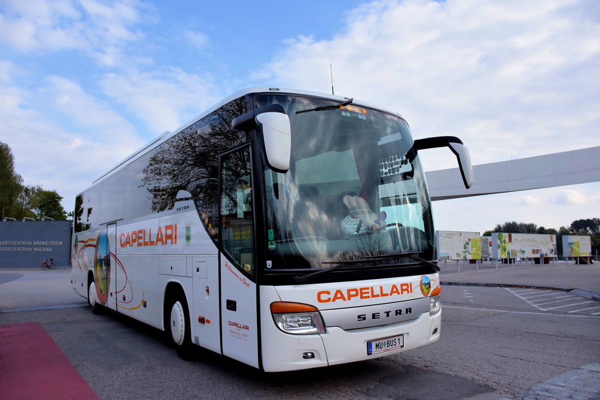 Setra 415 GT-HD von CAPELLARI Reisen aus sterreich in Krems.