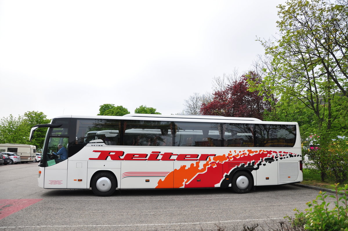 Setra 415 GT-HD con Reiter Reisen aus der BRD in Krems gesehen.