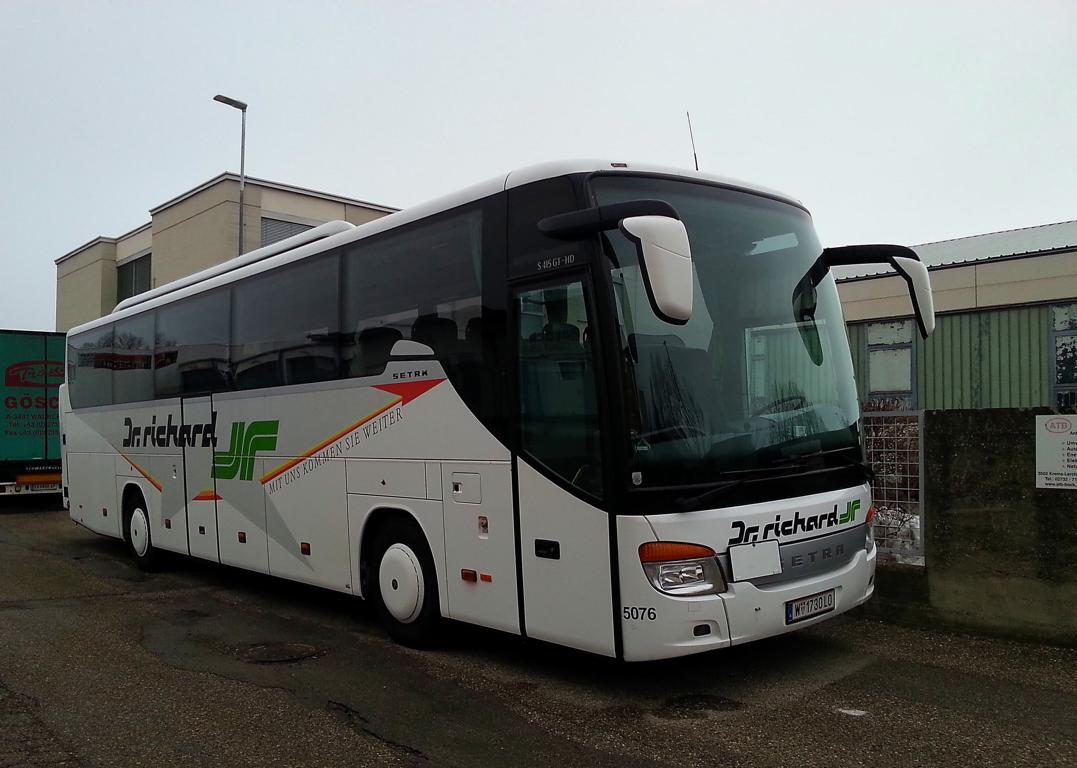 Setra 415 GT-HD von Dr. Richard aus Wien 02/2018 in Krems gesehen.