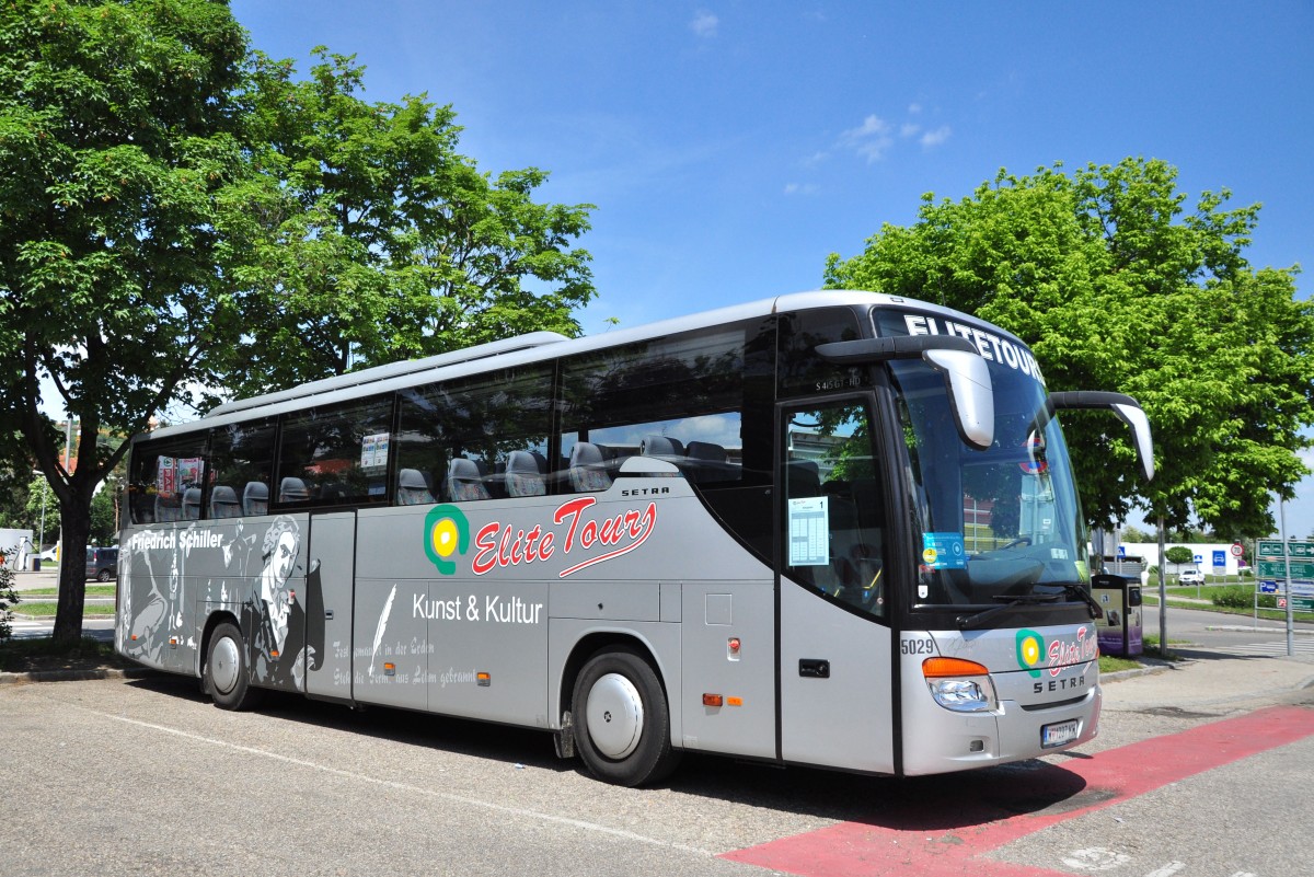 Setra 415 GT-HD von Elite Tours aus Wien im Mai 2015 in Krems.