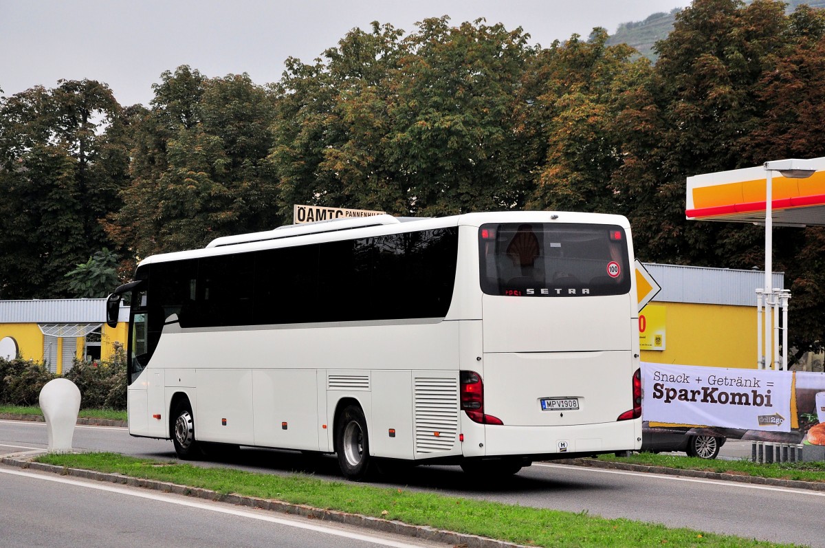 Setra 415 GT-HD von Euroguide.hu am 4.10.204 in Krems.