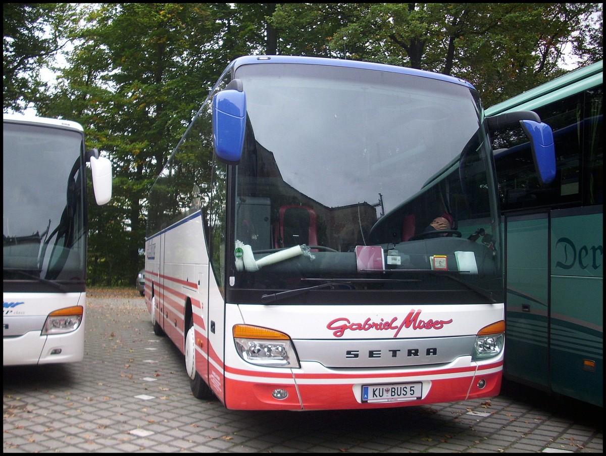 Setra 415 GT-HD von Gabriel Moser aus sterreich bei der Festung Knigsstein.