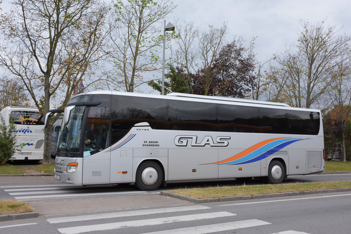 Setra 415 GT-HD von Glas Reisen aus sterreich in Krems.