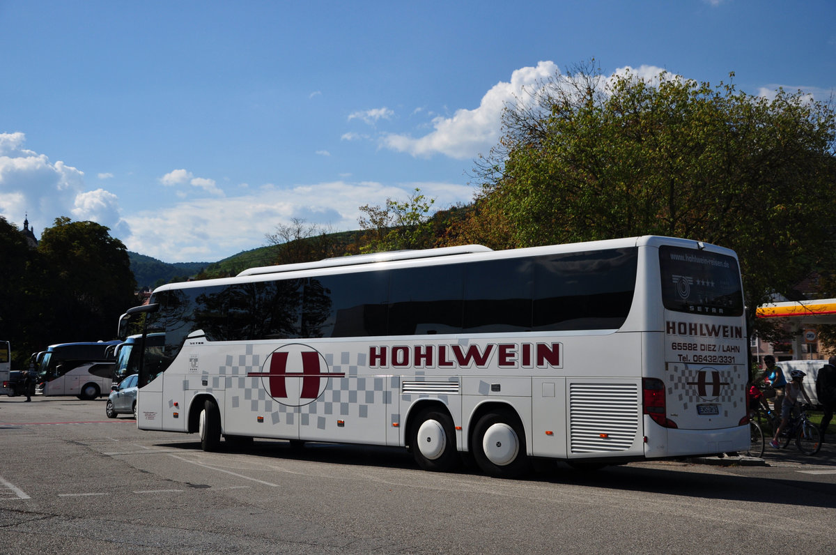 Setra 415 GT-HD von Hohlwein Reisen aus der BRD in Krems gesehen.