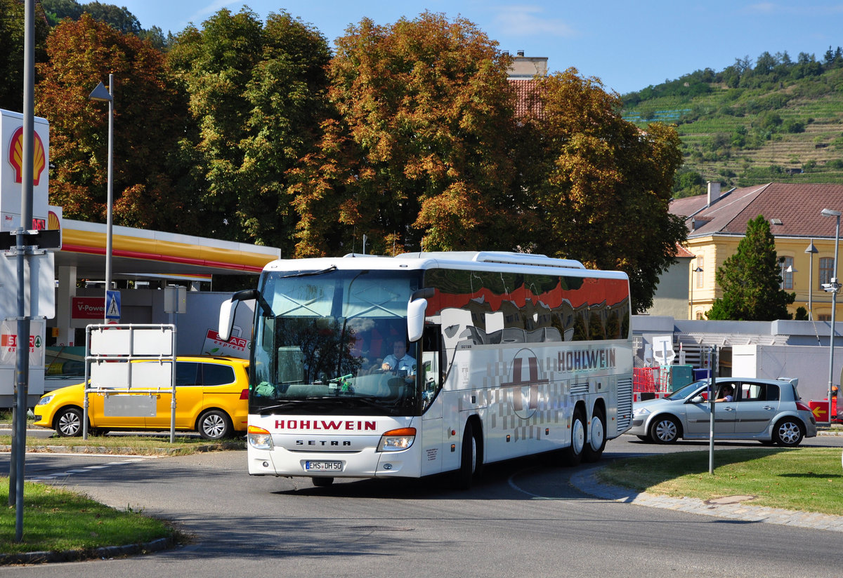 Setra 415 GT-HD von Hohlwein Reisen aus der BRD in Krems gesehen.