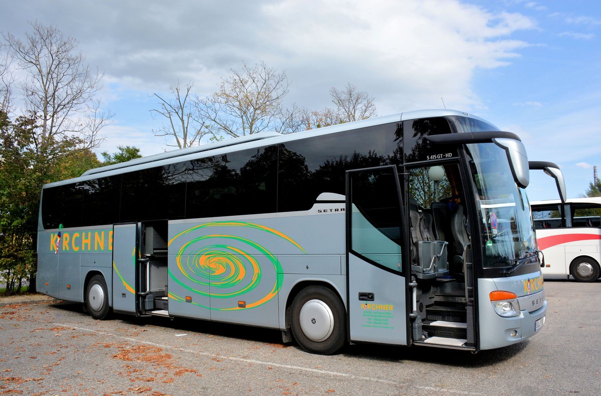 Setra 415 GT-HD von Kirchner Reisen aus der BRD in Krems gesehen.