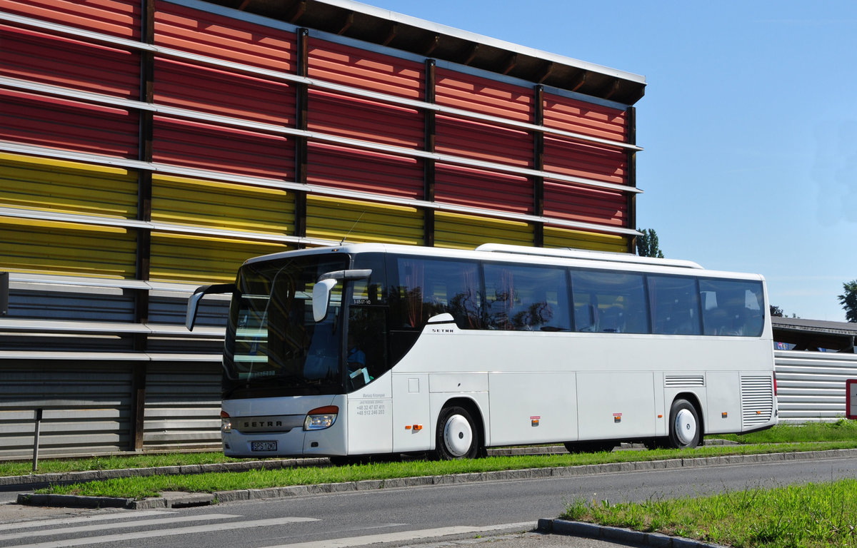 Setra 415 GT-HD von Mariusz Krzempek aus PL in Krems gesehen.