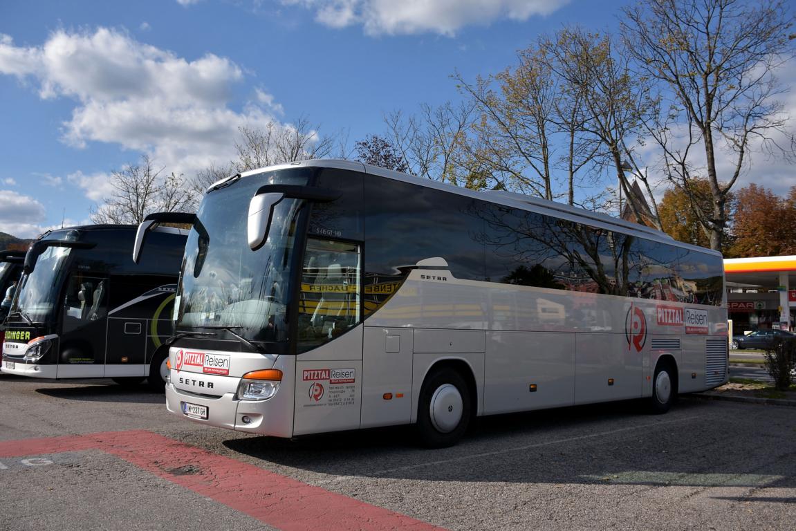 Setra 415 GT-HD von Pitztal Reisen aus sterreich 10/2017 in Krems.