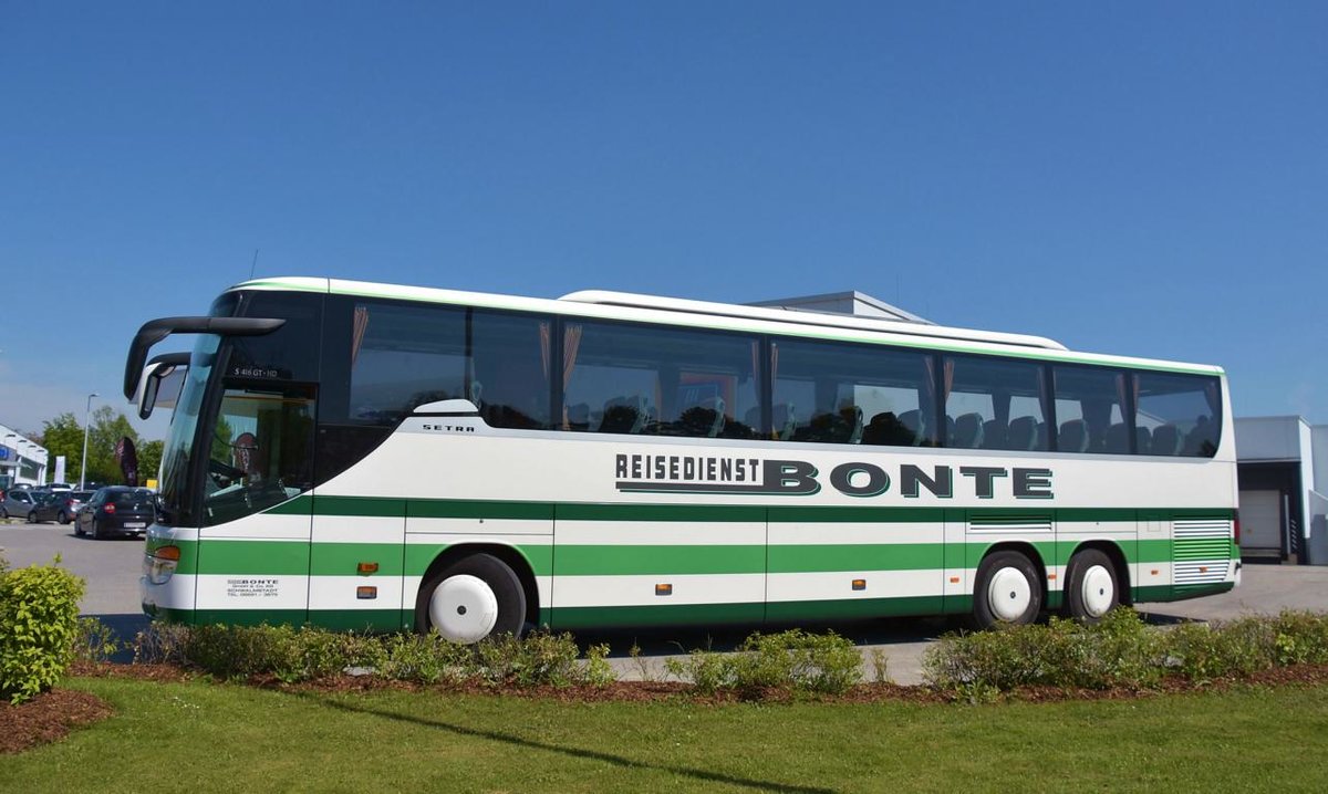 Setra 415 GT-HD vom Reisedienst BONTE aus der BRD in Krems.