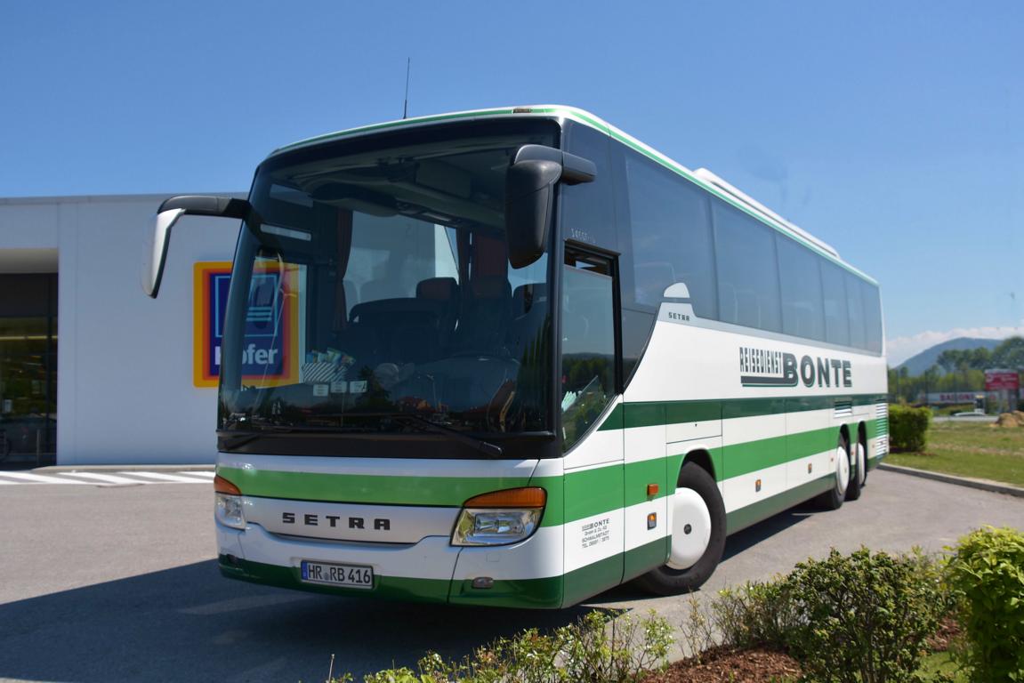 Setra 415 GT-HD vom Reisedienst BONTE aus der BRD in Krems.