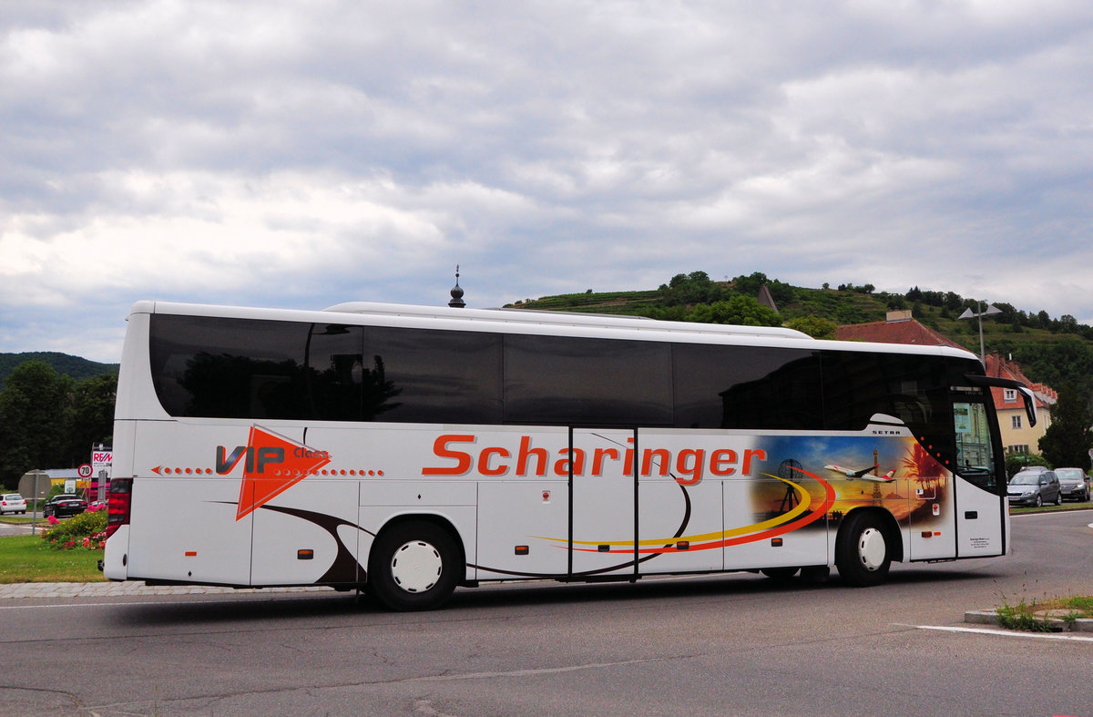 Setra 415 GT-HD von Scharinger Reisen aus sterreich in Krems gesehen.