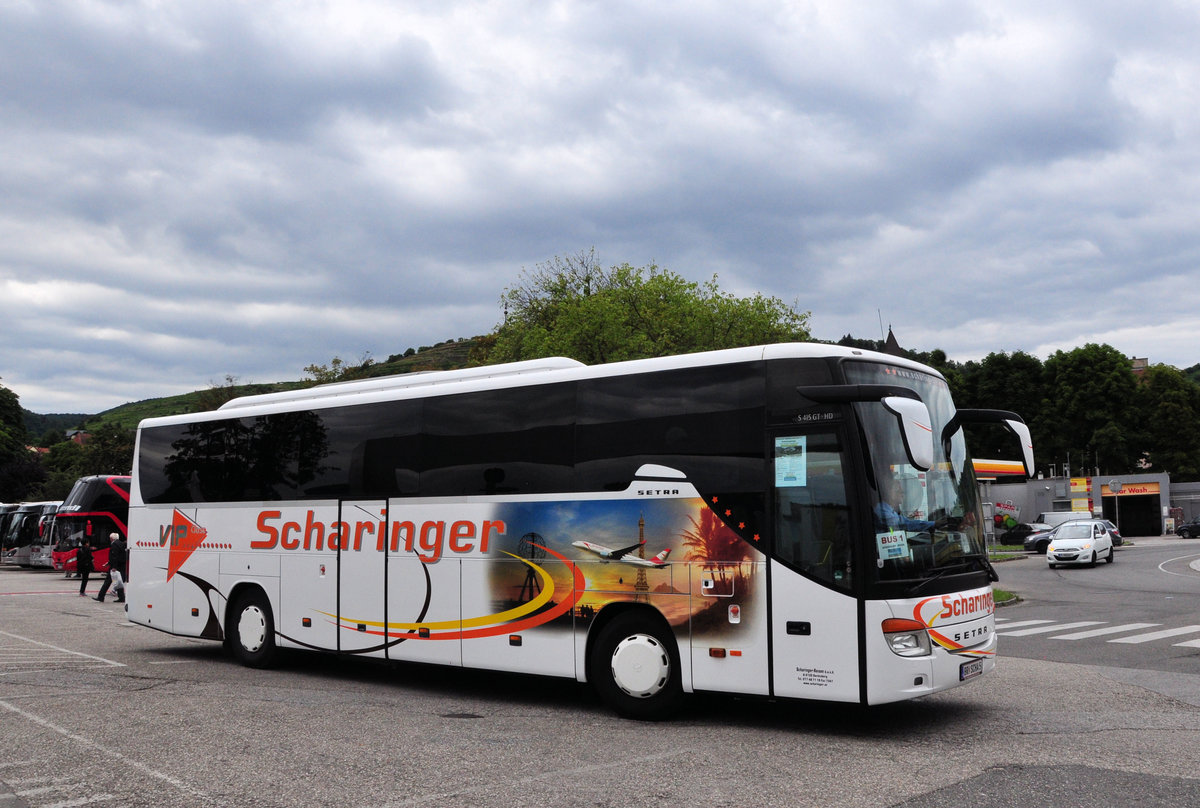 Setra 415 GT-HD von Scharinger Reisen aus sterreich in Krems gesehen.