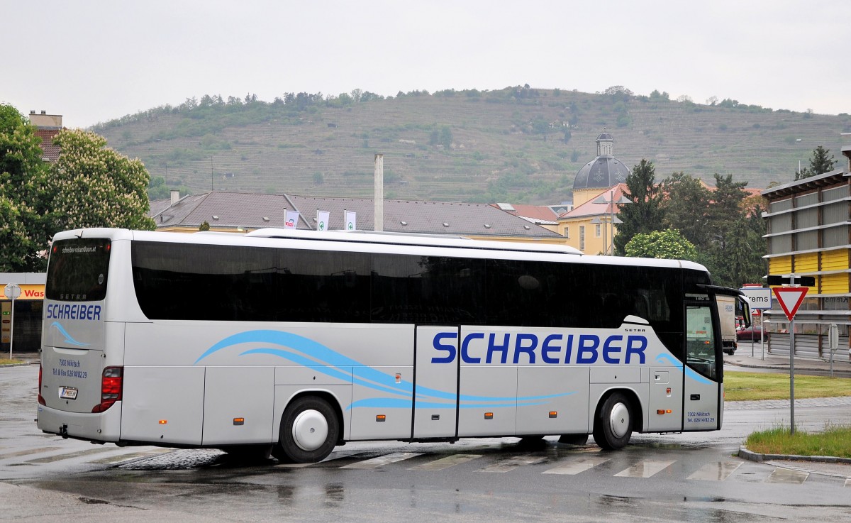 Setra 415 GT-HD von Schreiber Reisen aus Österreich im Mai 2014 in Krems gesehen.