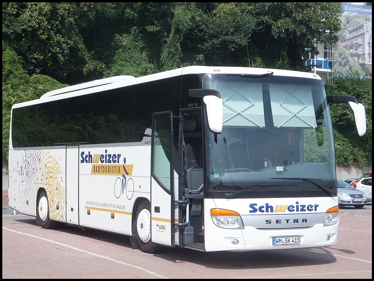 Setra 415 GT-HD von Schweizer aus Deutschland im Stadthafen Sassnitz.