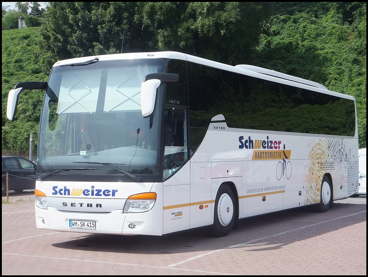 Setra 415 GT-HD von Schweizer aus Deutschland im Stadthafen Sassnitz.