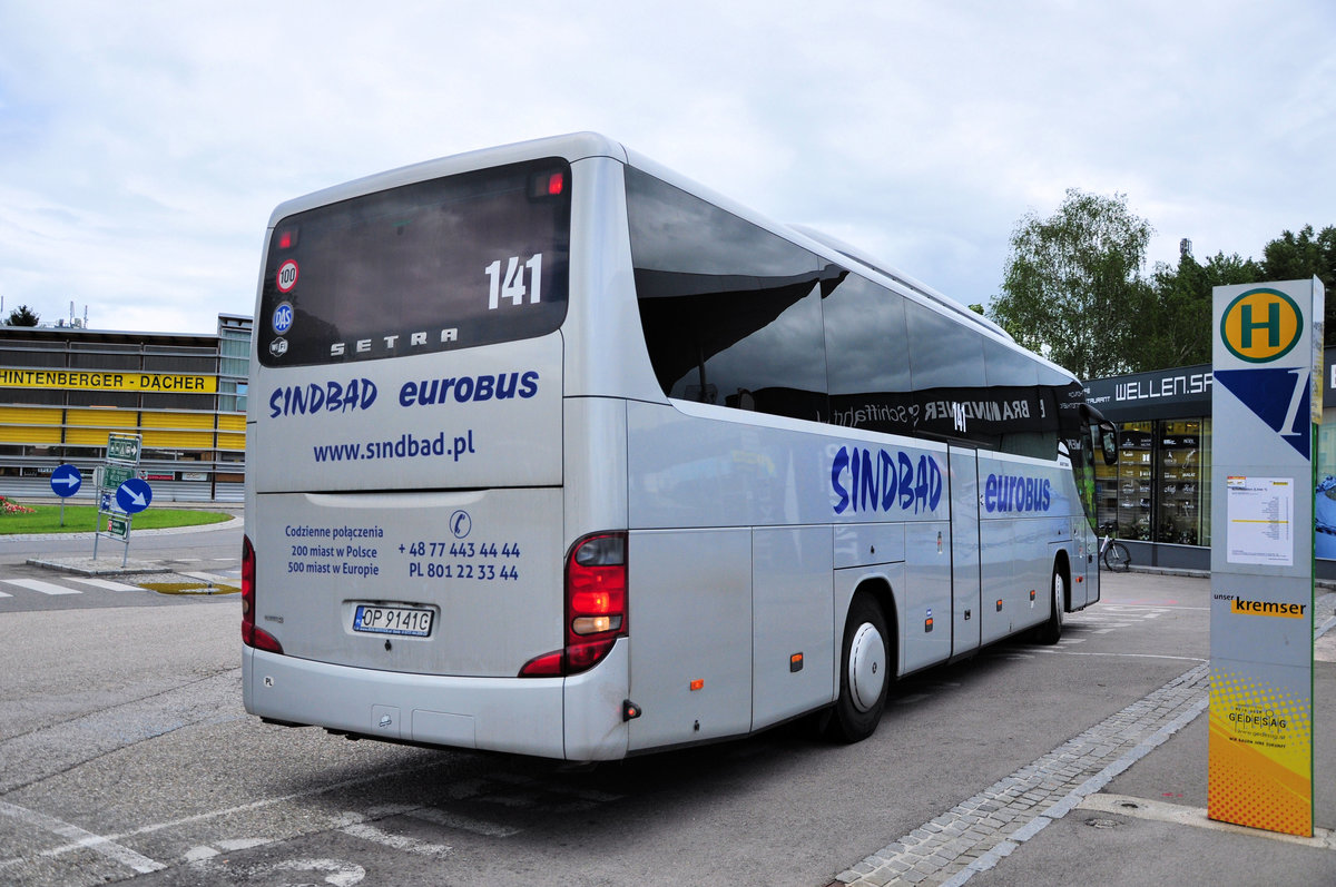 Setra 415 GT-HD von Sindbad Reisen aus PL in Krems gesehen.