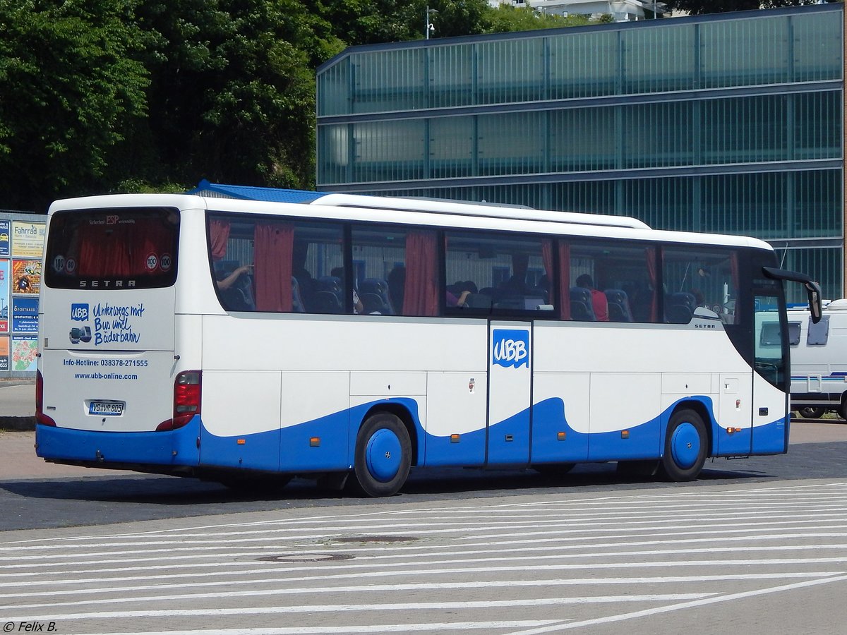 Setra 415 GT-HD von der Usedomer Bäderbahn im Stadthafen Sassnitz. 