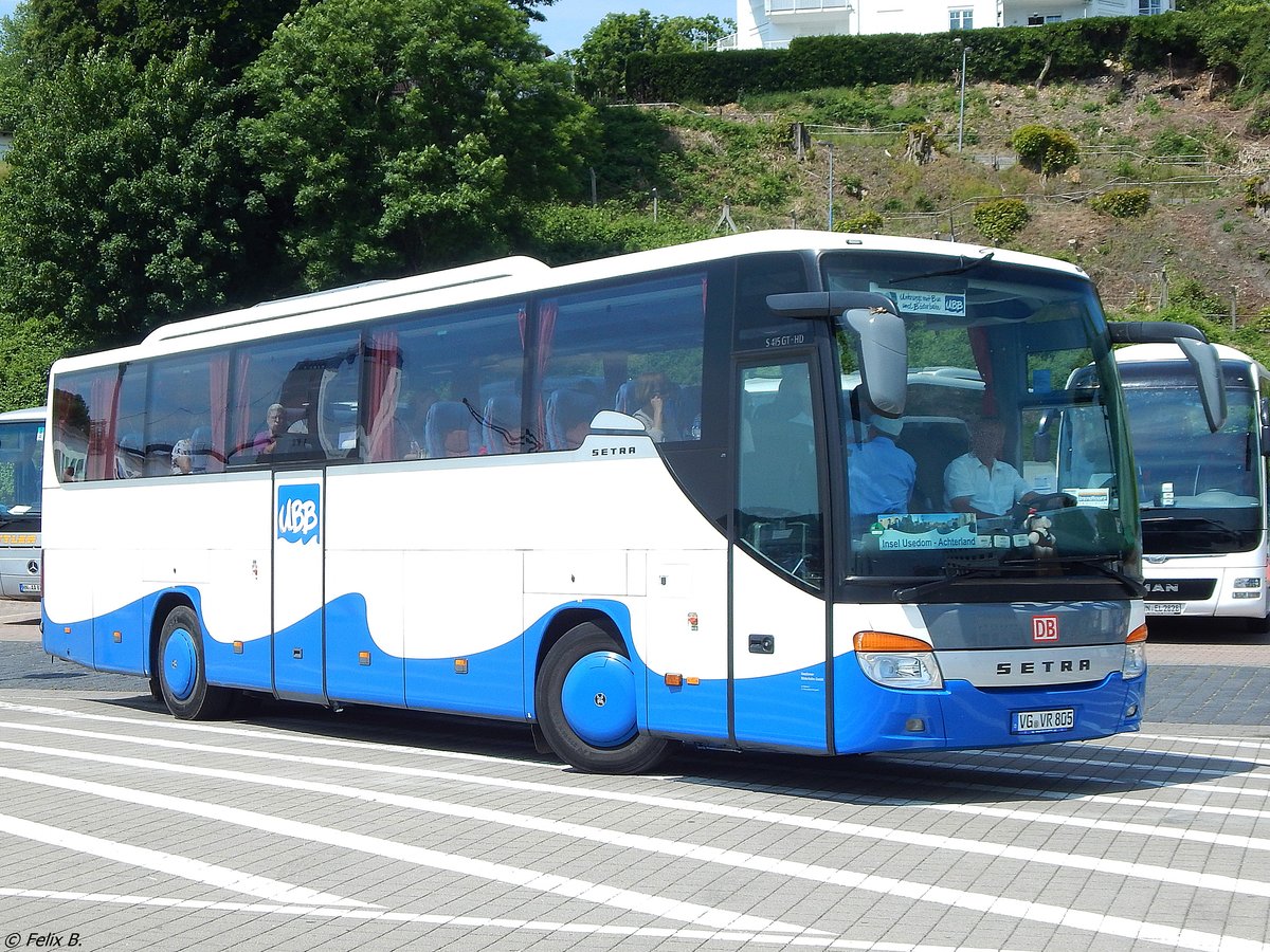 Setra 415 GT-HD von der Usedomer Bäderbahn im Stadthafen Sassnitz. 