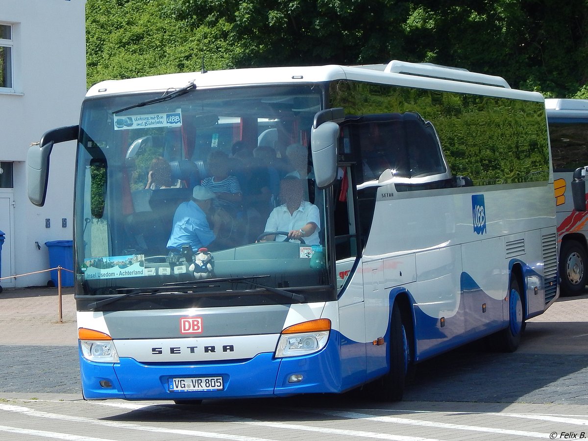 Setra 415 GT-HD von der Usedomer Bäderbahn im Stadthafen Sassnitz. 