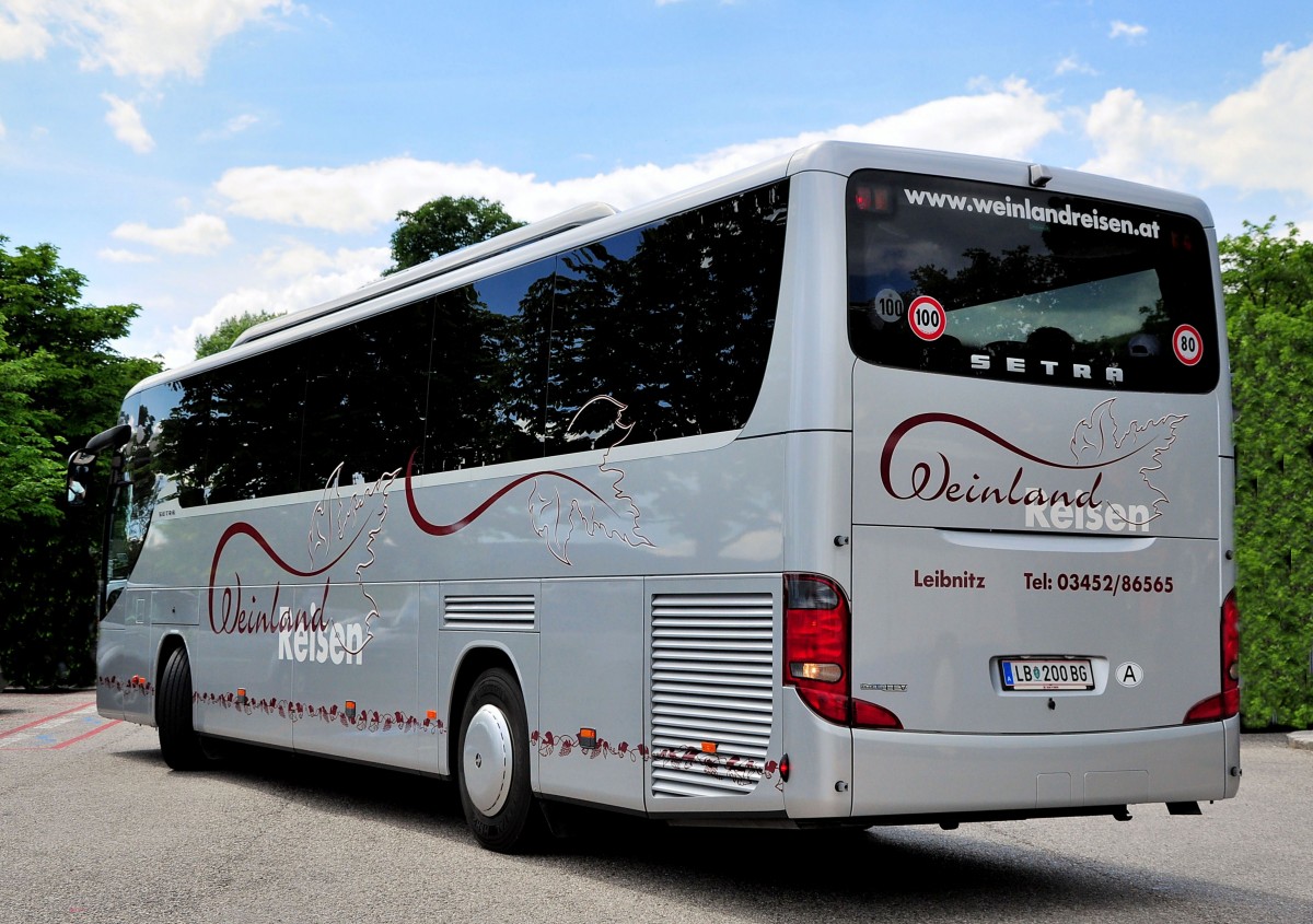 SETRA 415 GT- HD von Weinlandreisen / sterreich am 22.5.2013 in Krems an der Domau.