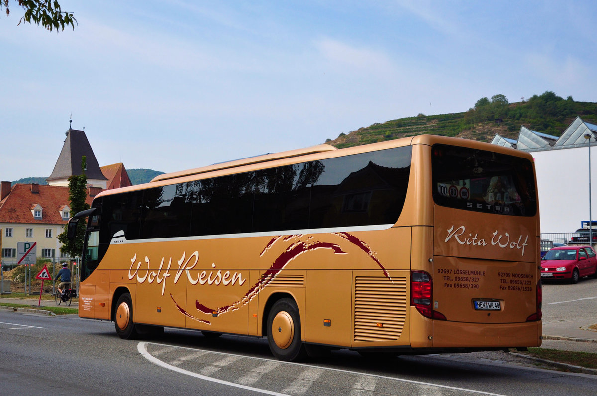 Setra 415 GT-HD von Wolf Reisen aus der BRD in Krems.