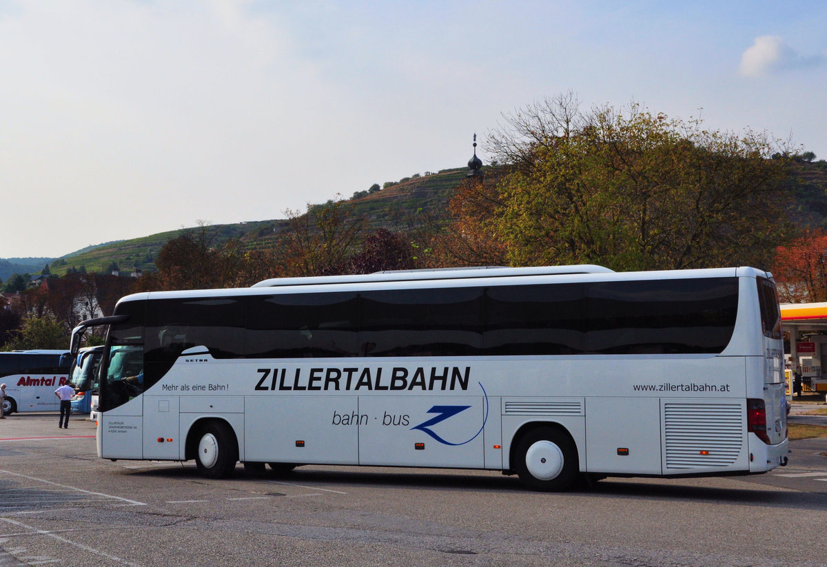 Setra 415 GT-HD von den Zillertaler Verkehrsbetrieben in Krems.