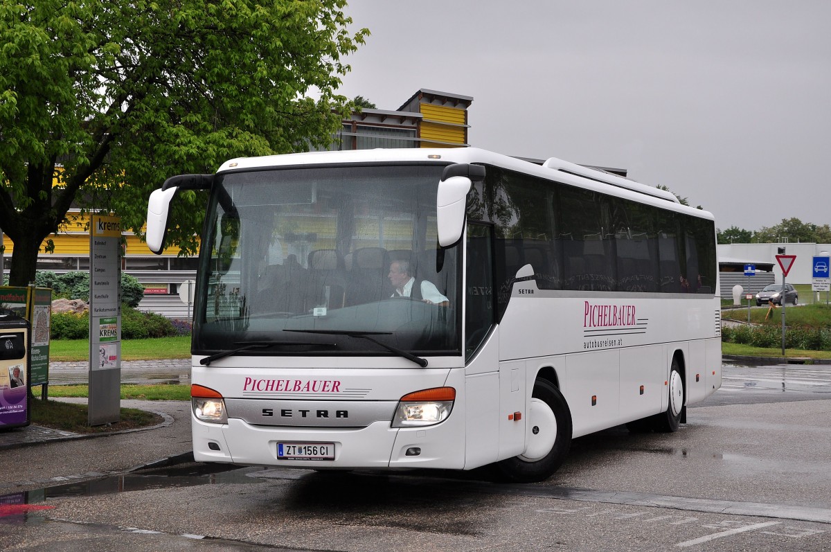 Setra 415 GT von Pichelbauer aus Niedersterreich am 17.Mai 2014 in Krems.