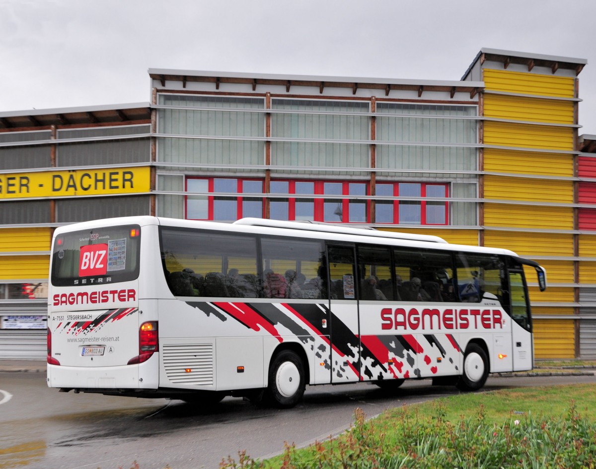 Setra 415 GT von Sagmeister Reisen aus sterreich am 17.Mai 2014 in Krems unterwegs.