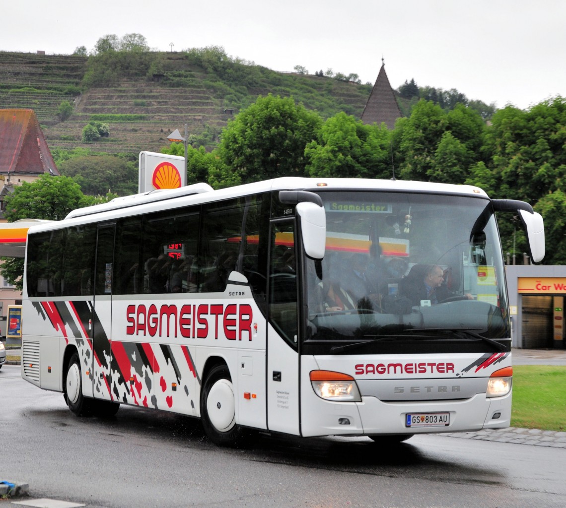 Setra 415 GT von Sagmeister Reisen aus sterreich am 17.Mai 2014 in Krems unterwegs.