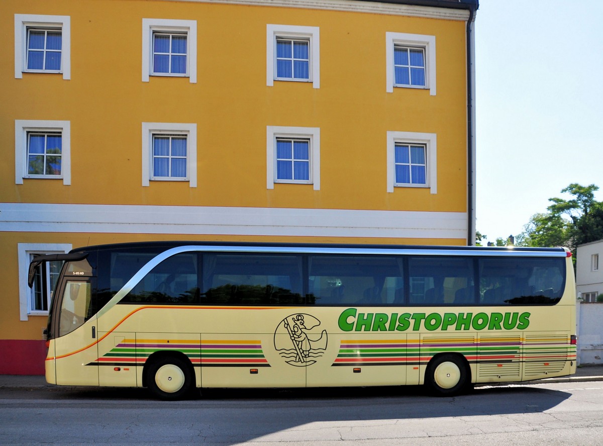 SETRA 415 HD von CHRISTOPHORUS / sterreich am 17.6.2013 in Krems.