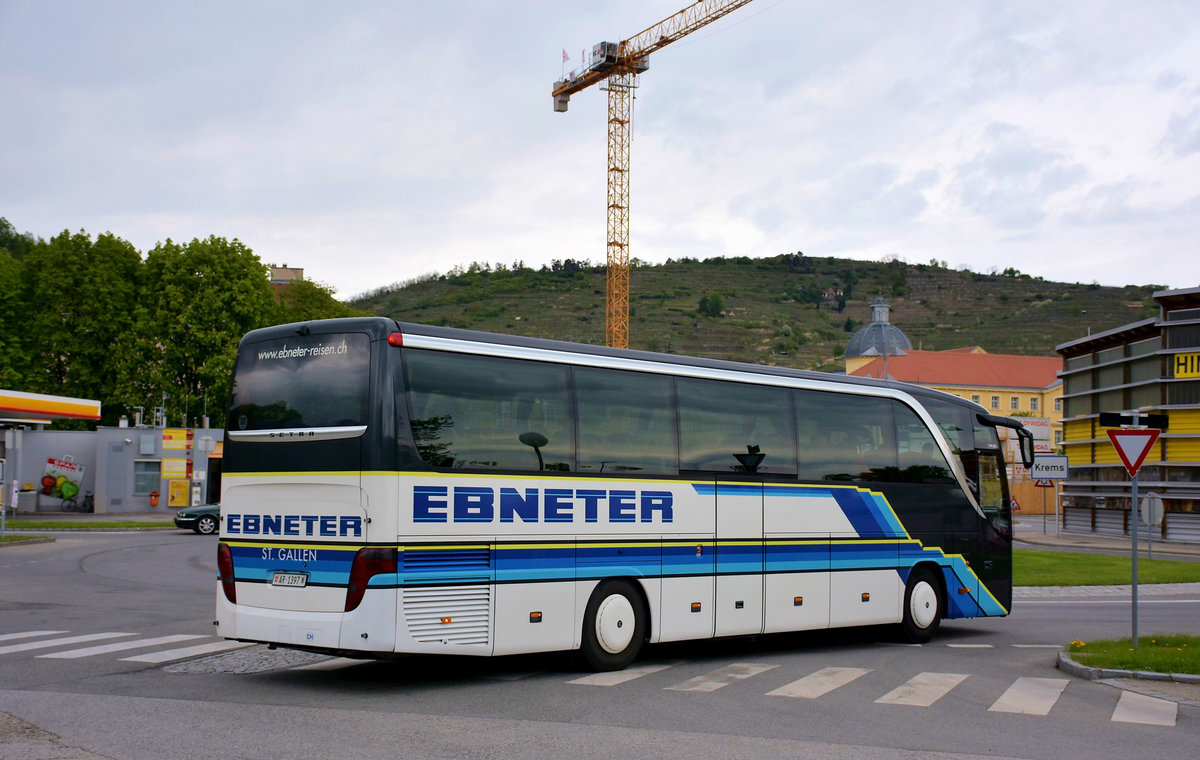 Setra 415 HD von EBNETER Reisen aus der CH in Krems.