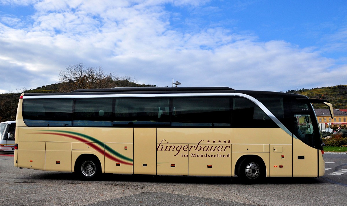 Setra 415 HD von Eichingerbauer / sterreich im Herbst 2013 in Krems.