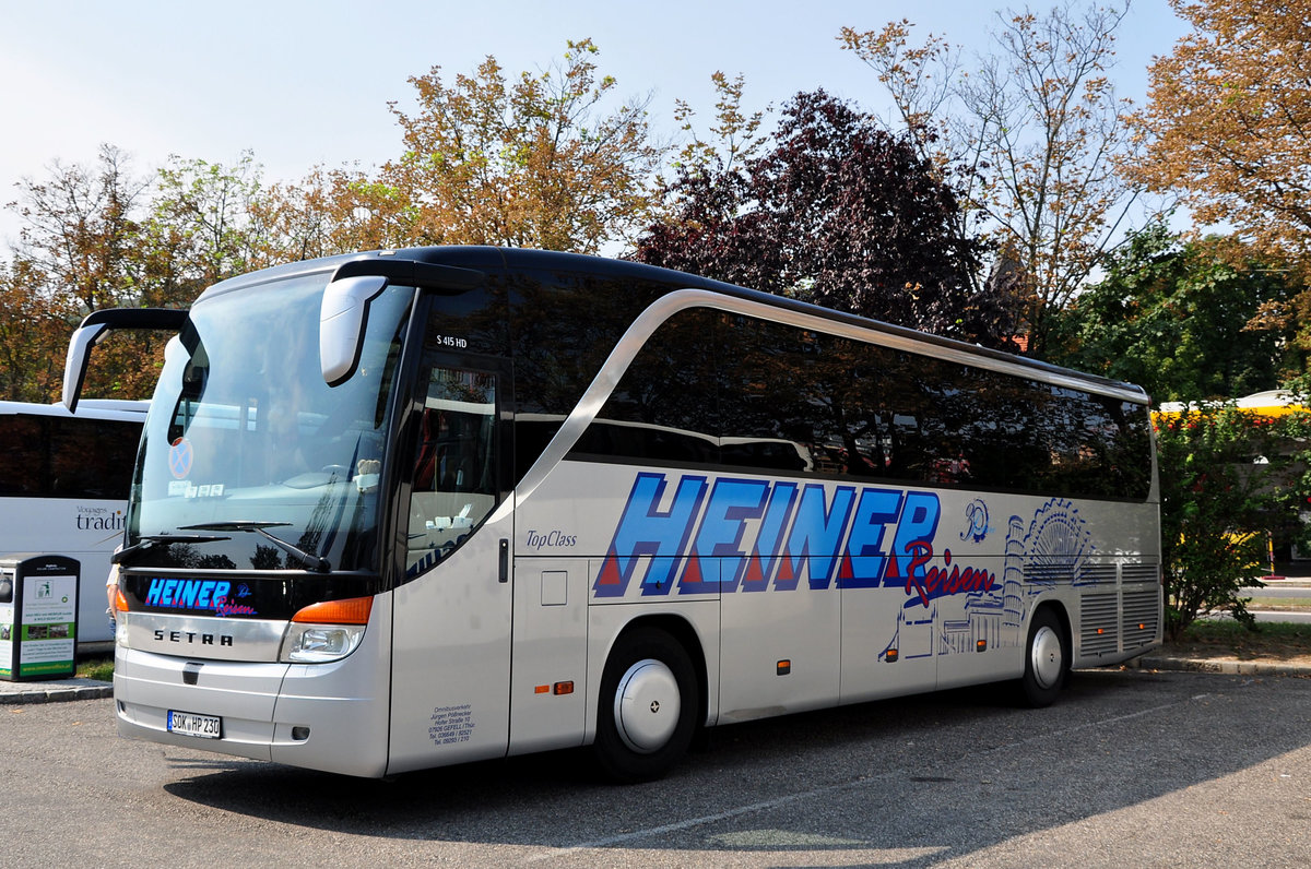 Setra 415 HD von Heiner reisen aus der BRD in Krems.