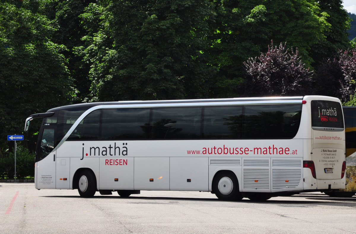 Setra 415 HD von J. Math Reisen aus sterreich in Krems.