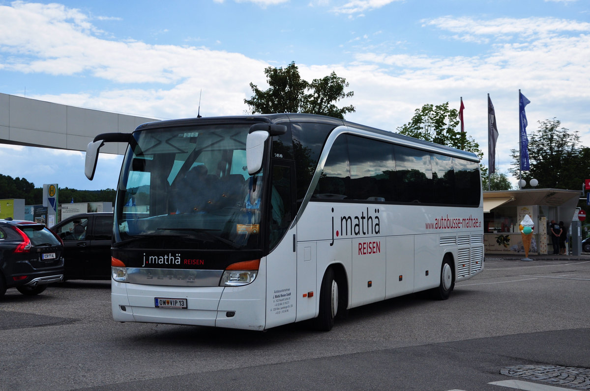 Setra 415 HD von J. Math Reisen aus sterreich in Krems.