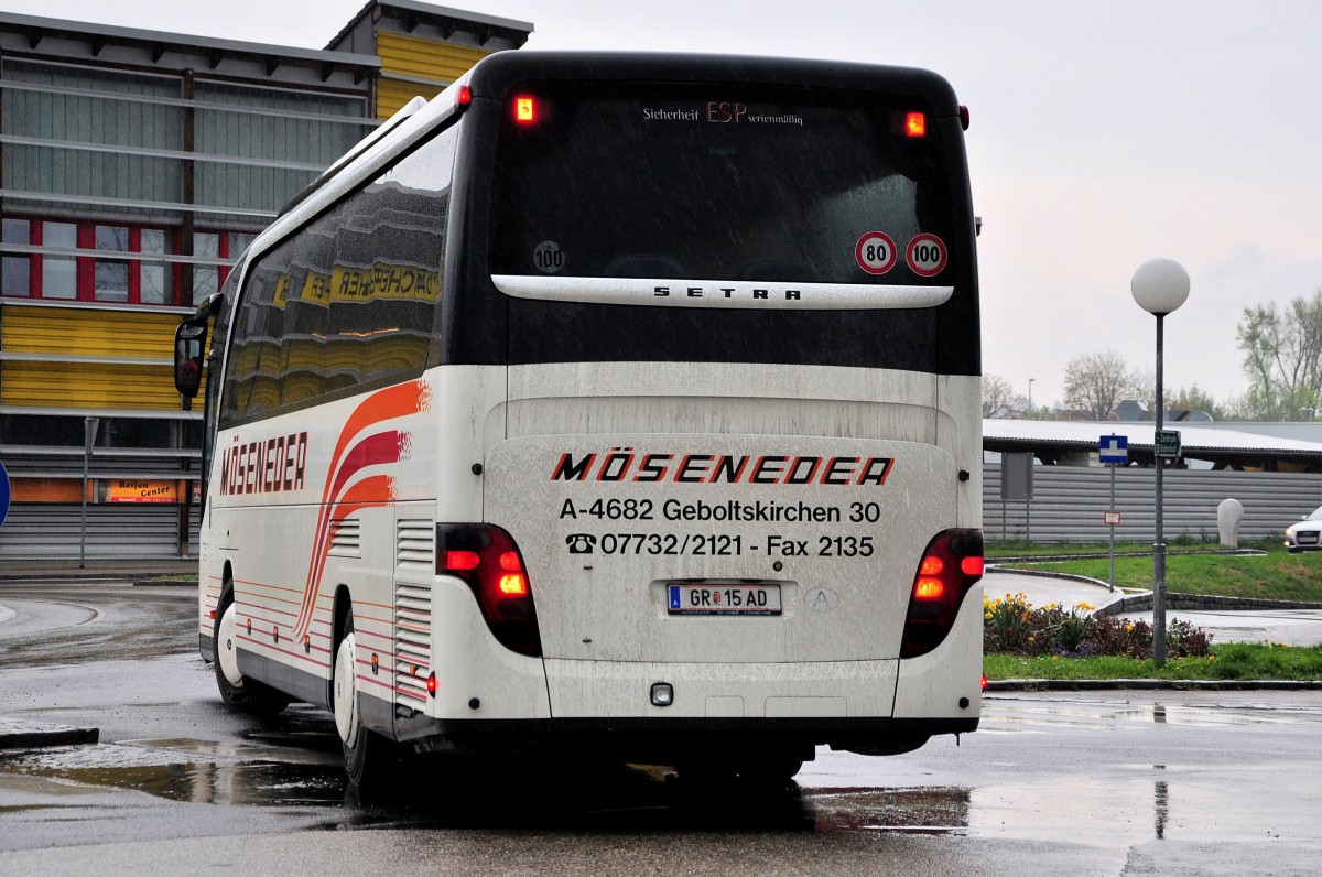 Setra 415 HD von Mseneder Reisen aus sterreich am 17.4.2015 in Krems.