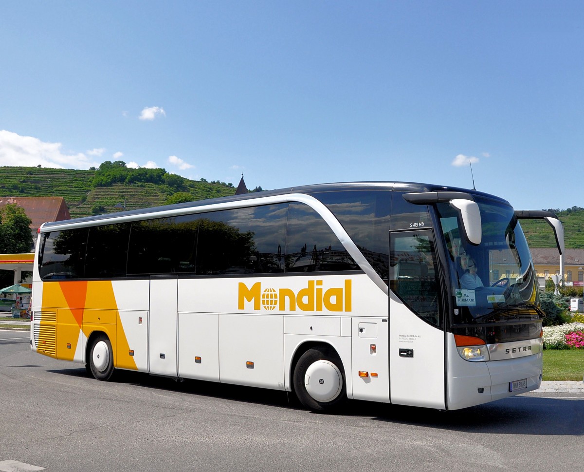 SETRA 415 HD von MONDIAL Reisen/sterreich am 12.7.2013 in Krems unterwegs.