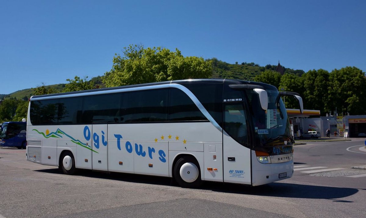 Setra 415 HD von OGI Tour`s aus Serbien.