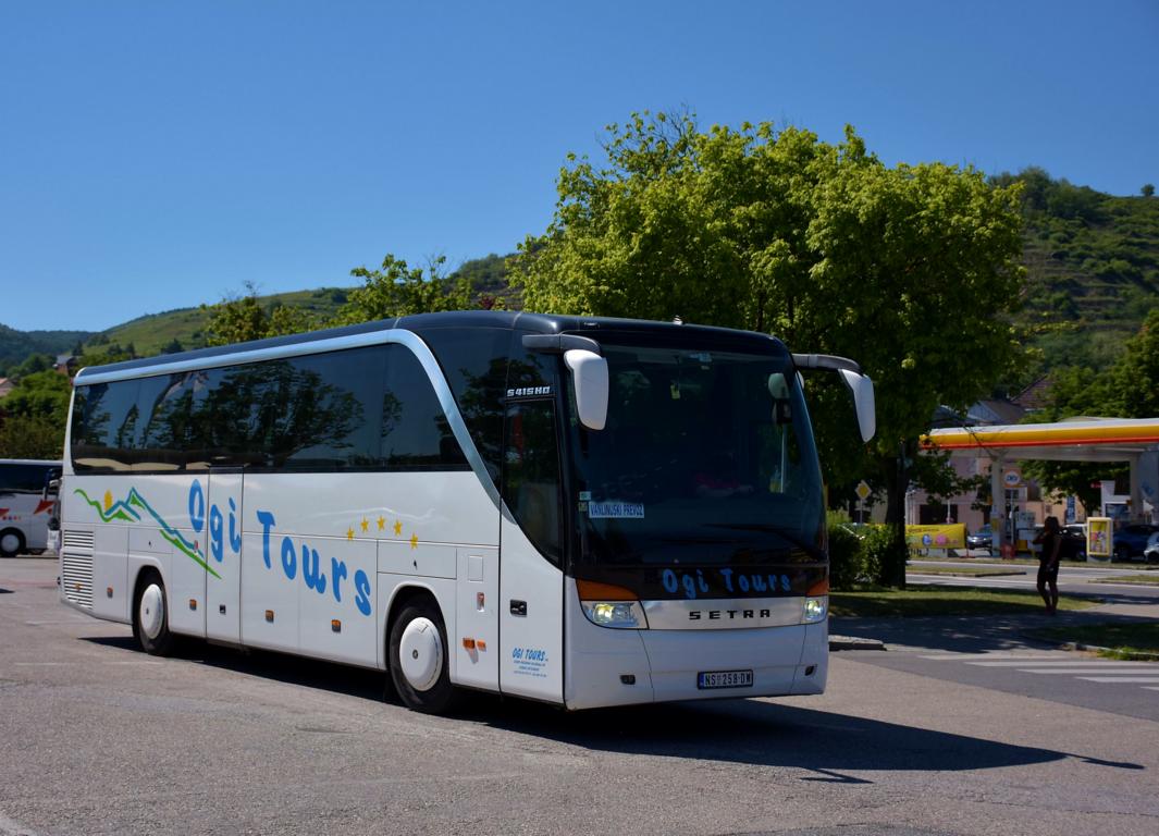 Setra 415 HD von OGI Tour`s aus Serbien.