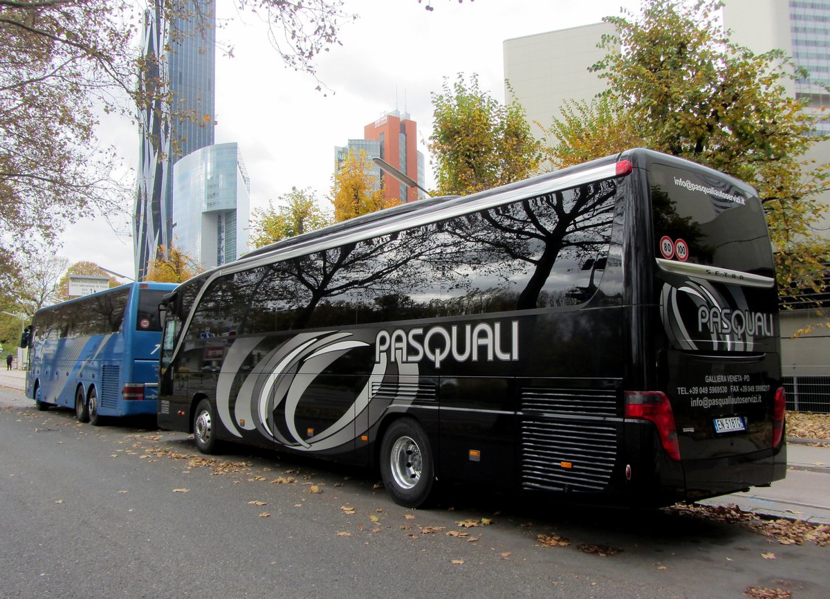 Setra 415 HD von Pasquali Reisen aus Italien in Wien gesehen.