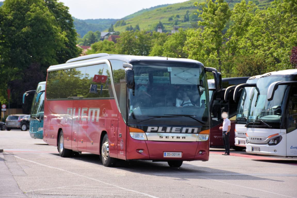 Setra 415 HD von PLIEM Reisen aus sterreich in Krems.