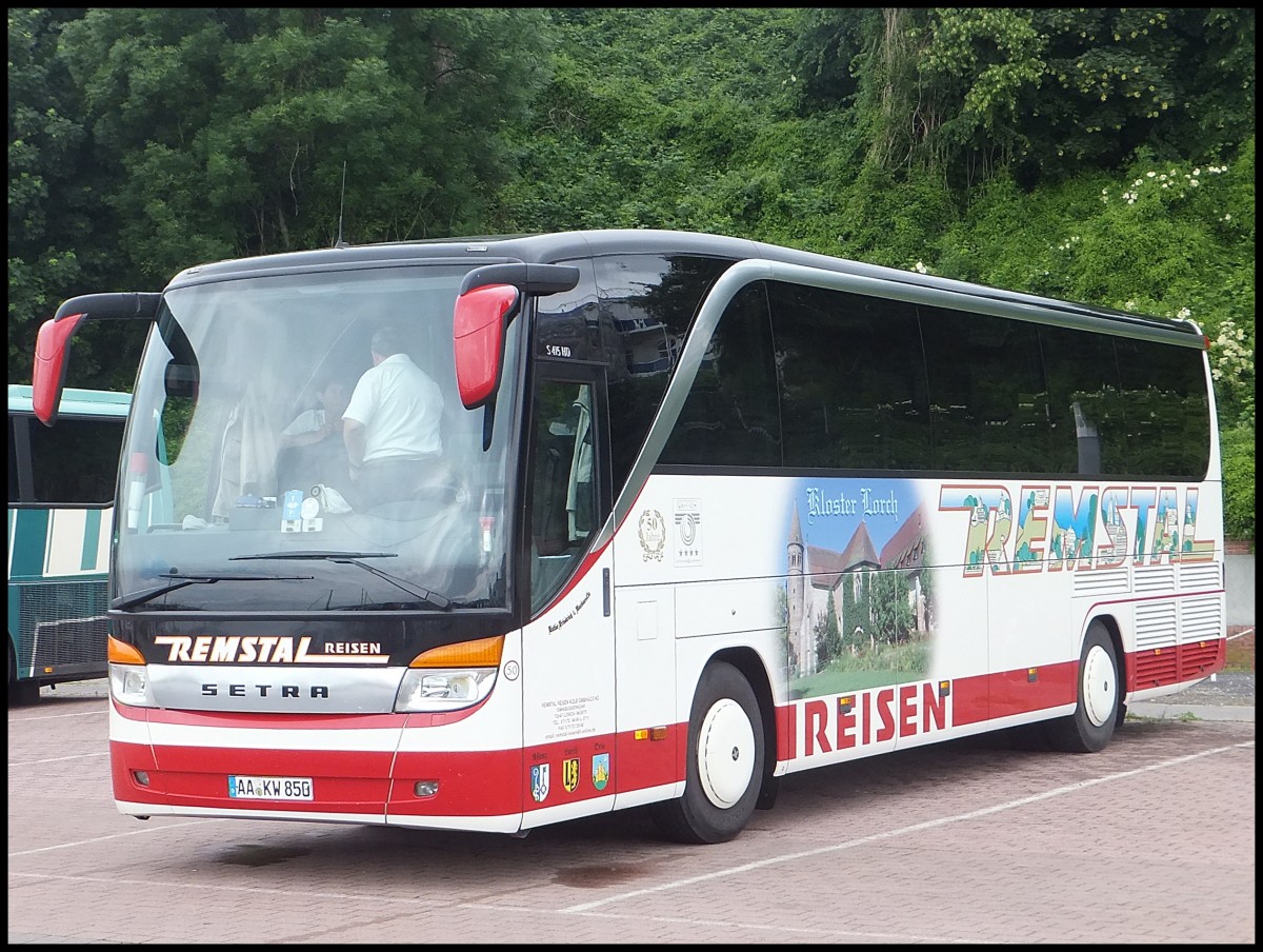 Setra 415 HD von Remstal aus Deutschland im Stadthafen Sassnitz.