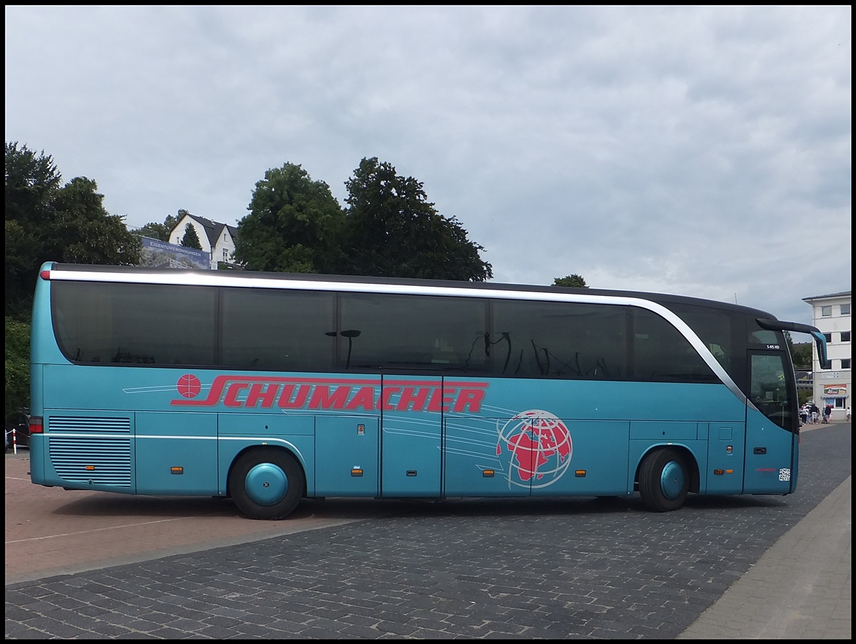 Setra 415 HD von Schumacher aus Deutschland im Stadthafen Sassnitz.