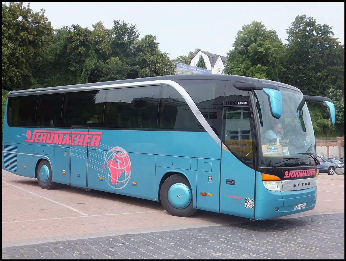 Setra 415 HD von Schumacher aus Deutschland im Stadthafen Sassnitz.