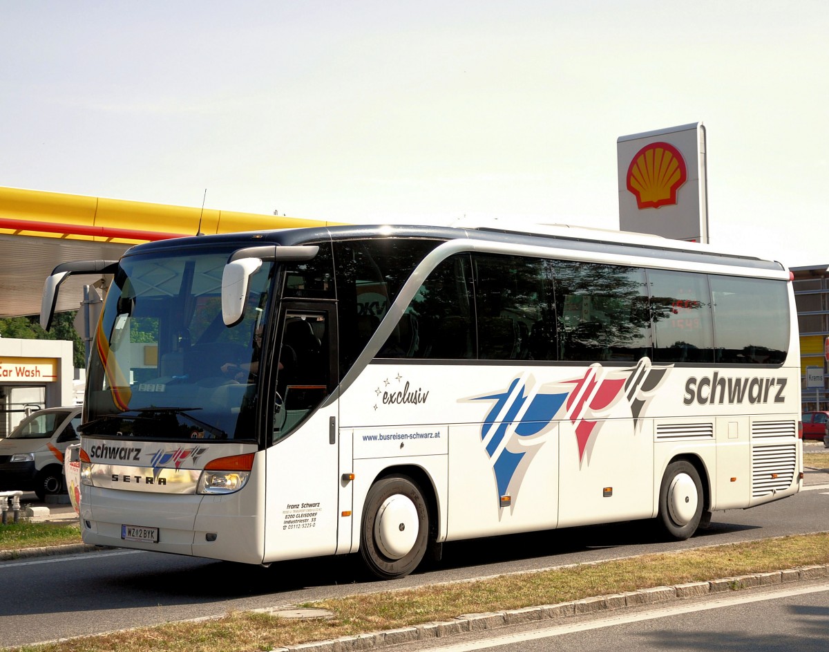 SETRA 415 HD von SCHWARZ Reisen/sterreich,Krems,Juli 2013.