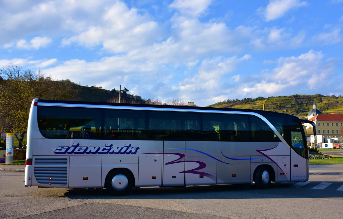 Setra 415 HD von Siencnik Reisen aus sterreich in Krems.