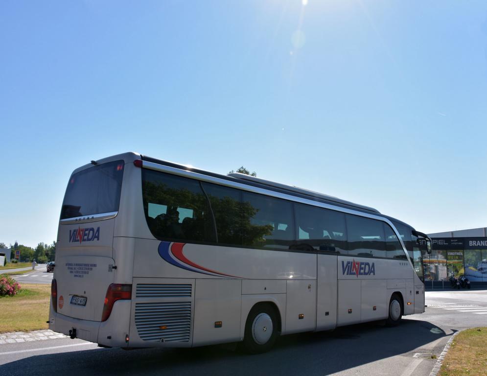 Setra 415 HD von VILNEDA Reisen aus LT in Krems.06/2017