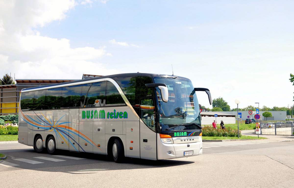 Setra 415 HDH von Busam Reisen aus sterreich in Krems.