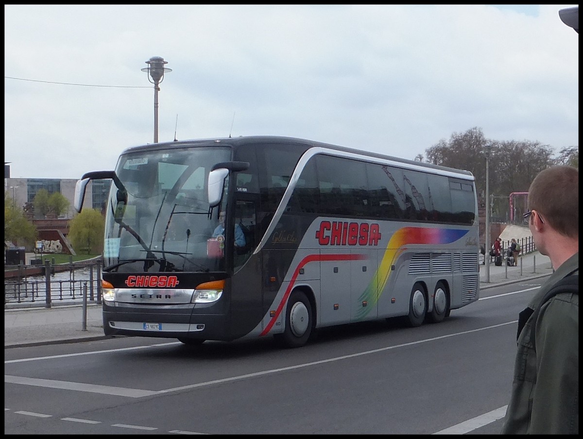 Setra 415 HDH von Chiesa aus Italien in Berlin.