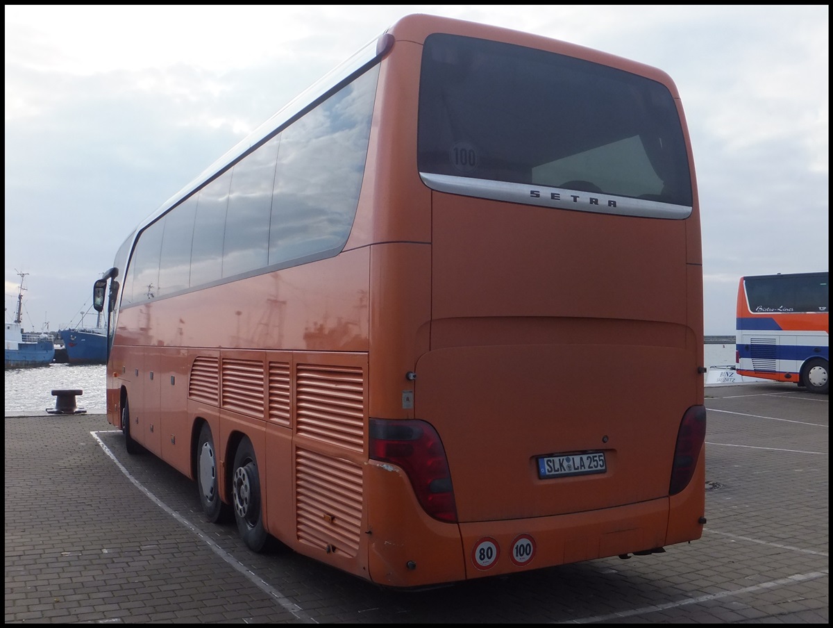 Setra 415 HDH von Elb-Saale Tourist aus Deutschland im Stadthafen Sassnitz.